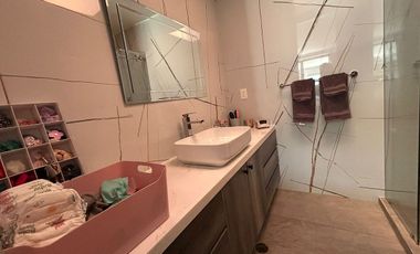 SE RENTA CASA RECIEN REMODELADA Y AMUEBLADA DE LUJO EN TECAMACHALCO (V)