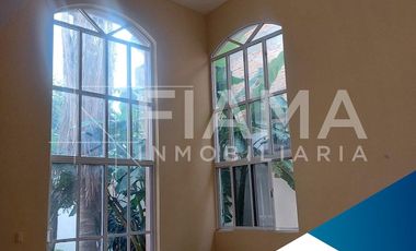 CASA MUY AMPLIA EN VENTA EN FRACC. SAN ANGEL, TEPIC, NAY. (F)