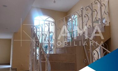 CASA MUY AMPLIA EN VENTA EN FRACC. SAN ANGEL, TEPIC, NAY. (F)