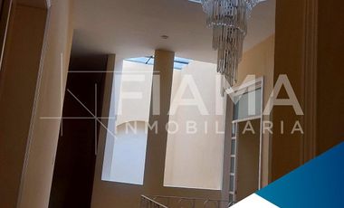 CASA MUY AMPLIA EN VENTA EN FRACC. SAN ANGEL, TEPIC, NAY. (F)