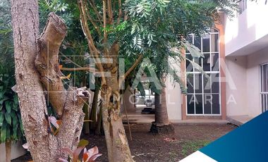 CASA MUY AMPLIA EN VENTA EN FRACC. SAN ANGEL, TEPIC, NAY. (F)