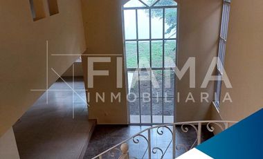 CASA MUY AMPLIA EN VENTA EN FRACC. SAN ANGEL, TEPIC, NAY. (F)