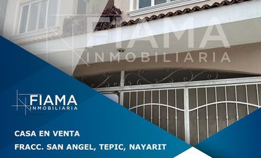 CASA MUY AMPLIA EN VENTA EN FRACC. SAN ANGEL, TEPIC, NAY. (F)