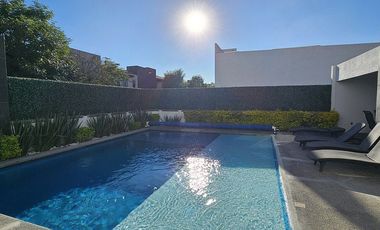 Casa AMUEBLADA en renta en privada en Juriquilla Santa Fe, Querétaro.