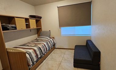 Casa AMUEBLADA en renta en privada en Juriquilla Santa Fe, Querétaro.