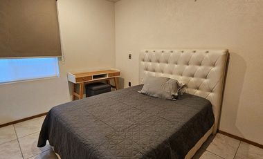 Casa AMUEBLADA en renta en privada en Juriquilla Santa Fe, Querétaro.