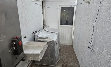 Casa AMUEBLADA en renta en privada en Juriquilla Santa Fe, Querétaro.