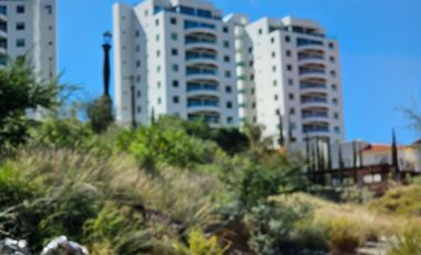 OPORTUNIDAD!!! TERRENO EN VENTA EN BALCONES JURIQUILLA, VISTA AL LAGO.