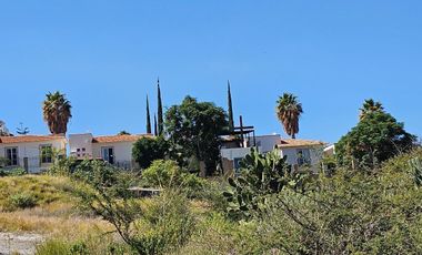 OPORTUNIDAD!!! TERRENO EN VENTA EN BALCONES JURIQUILLA, VISTA AL LAGO.