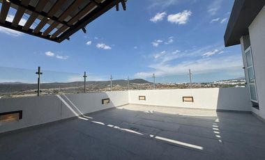 RENTA PENT HOUSE AMUEBLADO, EN CUMBRES DEL LAGO JURIQUILLA