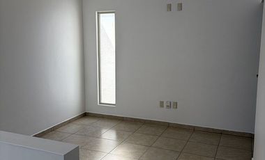 Casa en renta en santa fe juriquilla 3 rec y sala de tv.
