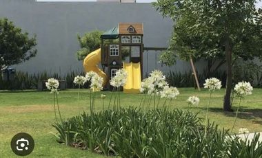 Casa en renta en santa fe juriquilla 3 rec y sala de tv.