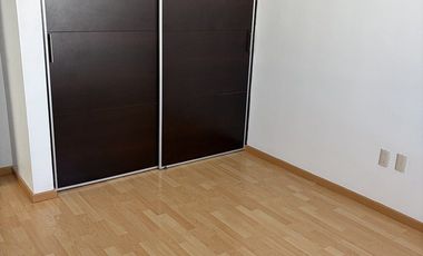 Casa en renta en santa fe juriquilla 3 rec y sala de tv.