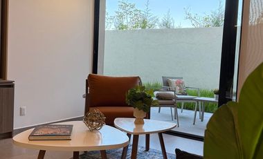 Loft Amueblado en Distrito Sophia con jardín privado | Renta SOLO facturable