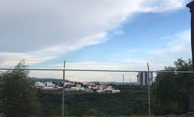Venta de magnifico terreno en Balcones de Juriquilla, con espectacular vista.