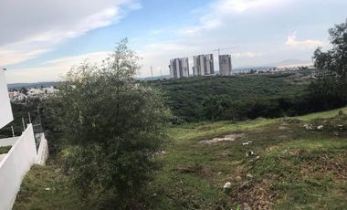 Venta de magnifico terreno en Balcones de Juriquilla, con espectacular vista.