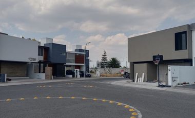 AMPLIO TERRENO EN CONDESA JURIQUILLA