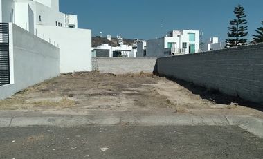 AMPLIO TERRENO EN CONDESA JURIQUILLA