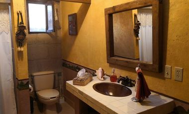 Quinta y hotel con casa principal con 4 cabañas muy cerca de la ciudad! Queretar