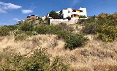 Terreno en Venta en calle cerrada con 2 frentes, Loma Dorada Queretaro