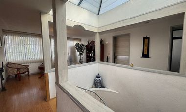 Casa en Venta, Lomas de la Hacienda, 4 Recámaras.