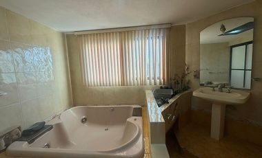 Casa en Venta, Lomas de la Hacienda, 4 Recámaras.