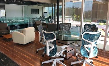 Oficina acondicionada en renta 301m2 edificio zona Campestre SPGG