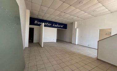 Renta de Oficinas/Local Comercial en Parque industrial Bernardo Quintana. 8