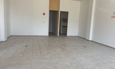 Renta de Oficinas/Local Comercial en Parque industrial Bernardo Quintana. 8