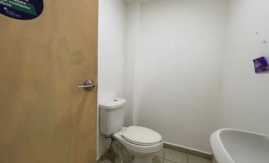 Renta de Oficinas/Local Comercial en Parque industrial Bernardo Quintana. 8