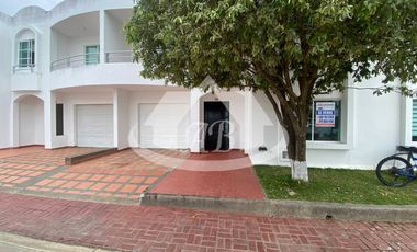 CASA EN ARRIENDO Y VENTA BARRIO LA CASTELLANA |9521