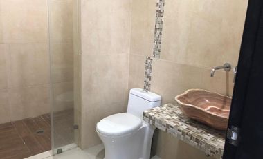 Casa en RENTA de 4 recámaras, con alberca y acceso al río, a 100 mts de Las Palmas Residencial