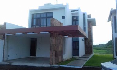 Casa en RENTA de 4 recámaras, con alberca y acceso al río, a 100 mts de Las Palmas Residencial