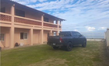 Vendo Casa y terreno frente al Mar - Nombre de Dios - Colon - M.M