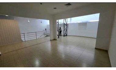LOCAL COMERCIAL EN OBARRIO PLAZA TIFFANY  330M2