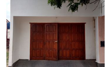 SE ALQUILA CASA 2 DORM EN BARRIO SOL DE MAYO