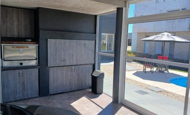 CASA EN BARRIO PRIVADO TIERRA DEL MAR