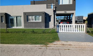 CASA EN BARRIO PRIVADO TIERRA DEL MAR