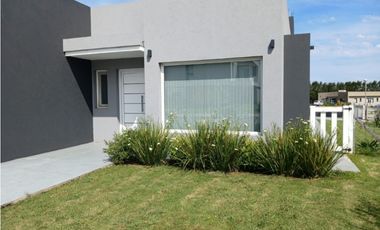 CASA EN BARRIO PRIVADO TIERRA DEL MAR