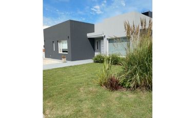 CASA EN BARRIO PRIVADO TIERRA DEL MAR