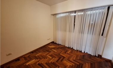 3 Ambientes con balcòn y cochera - 25 de Mayo e Independencia