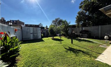 SE VENDE CASA DOS DORM. SOBRE CALLE ALEM - ALMAFUERTE