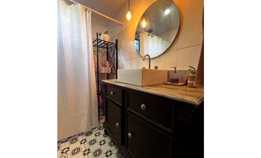SE VENDE CASA DOS DORM. SOBRE CALLE ALEM - ALMAFUERTE