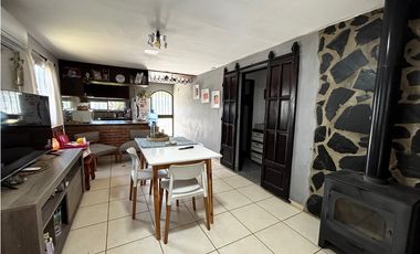 SE VENDE CASA DOS DORM. SOBRE CALLE ALEM - ALMAFUERTE