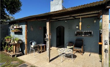 SE VENDE CASA DOS DORM. SOBRE CALLE ALEM - ALMAFUERTE