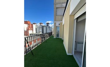 4 AMB A LA CALLE CON BALCÓN TERRAZA
