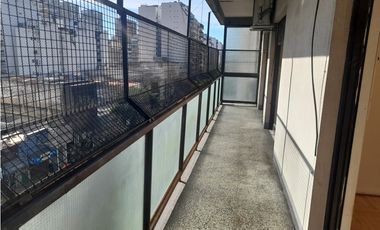 4 AMBIENTES AL FRENTE BALCON - OPORTUNIDAD - CABALLITO