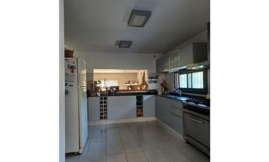 SE VENDE CASA DE DOS DORMITORIOS EN MAYU SUMAJ A METROS DEL RIO