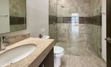 Casa en Venta en conkal una sola planta equipada y con paneles solares