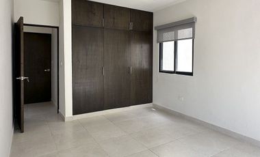 Casa en Venta en conkal una sola planta equipada y con paneles solares